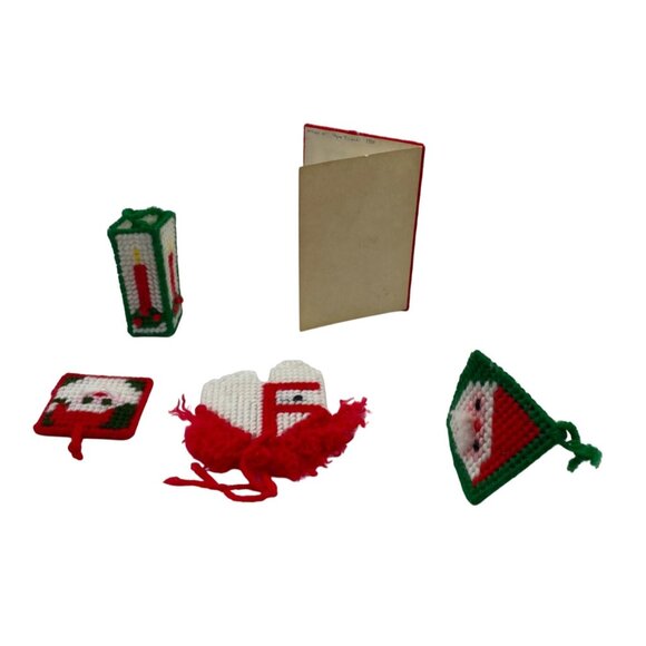 Vintage Handmade Plastic Canvas Christmas Ornaments & Card Set Lot of 5 - Picture 3 of 12